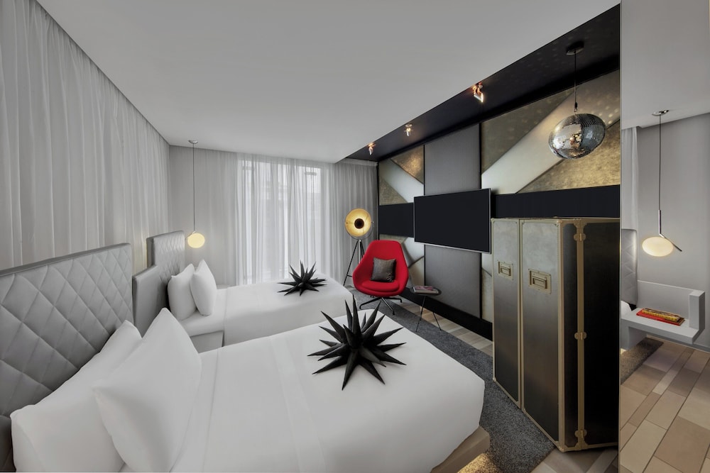 WONDERFUL, TWIN BEDS