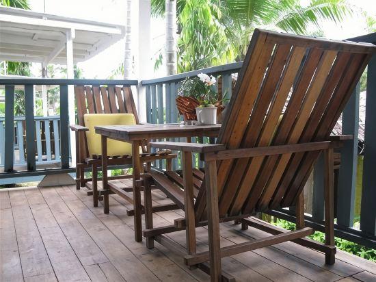 Sunshine Inn Resort 5/16