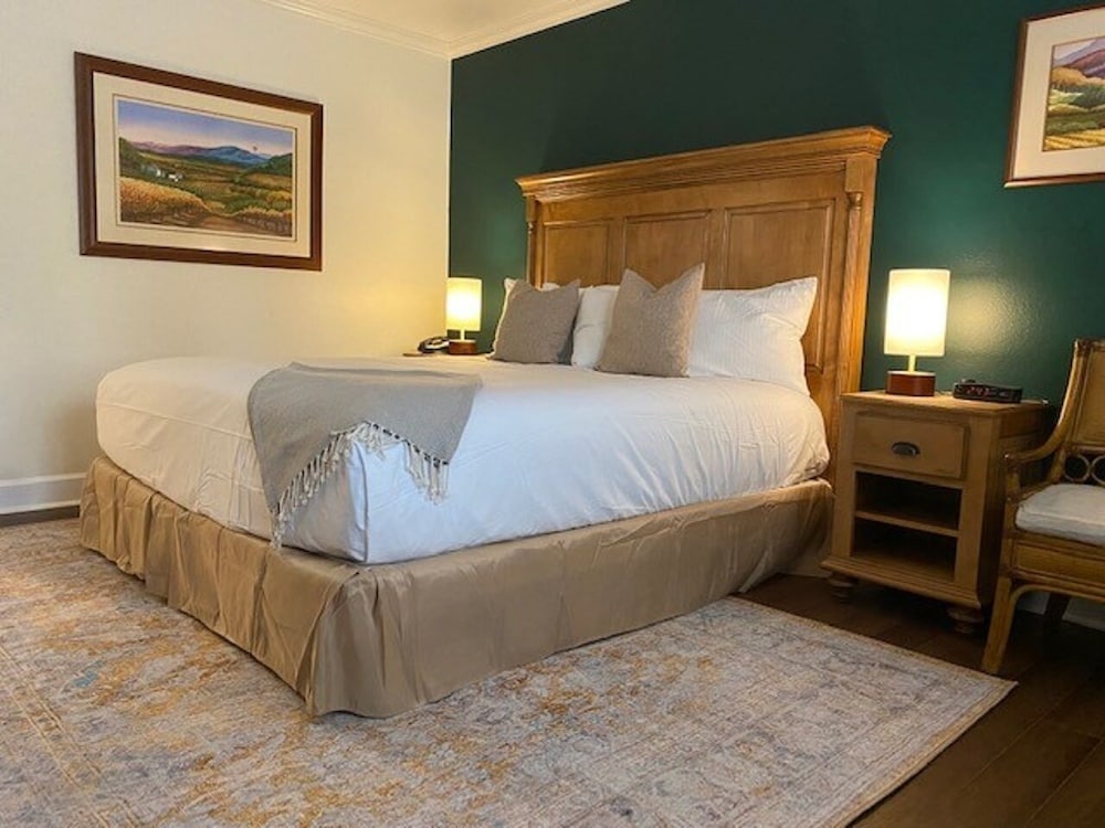 Elm House Inn 12/48