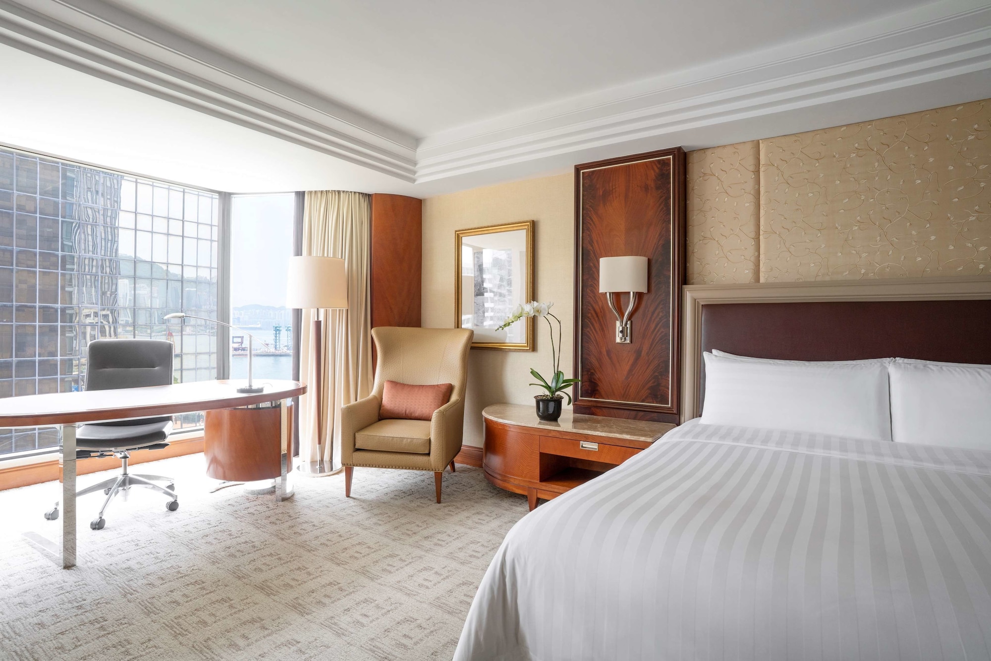 DELUXE, TWIN BEDS, HARBOUR SIDE