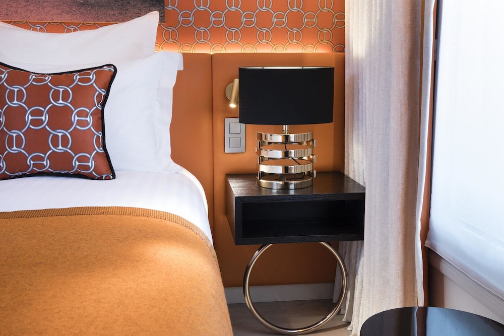 Hotel Dress Code And Spa 25/58
