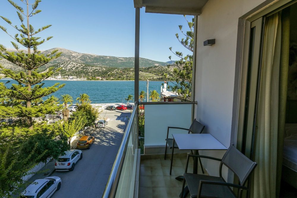 Mouikis Hotel Kefalonia 71/76