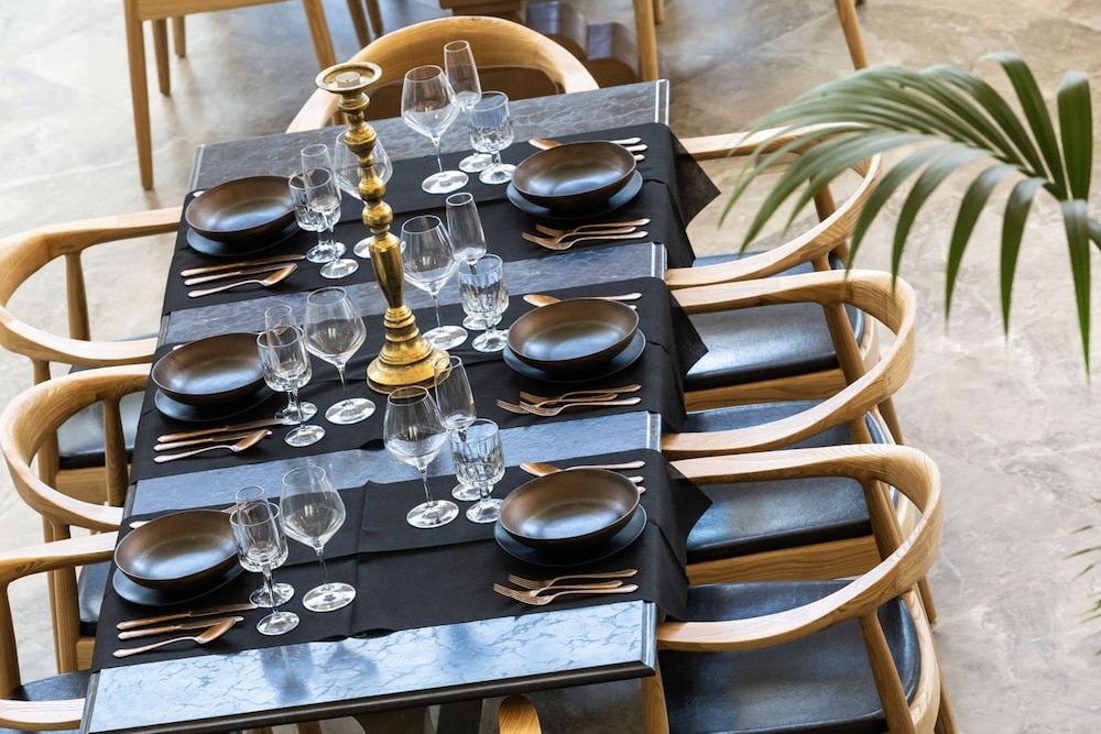 Elysian Luxury Hotel & Spa 35/50