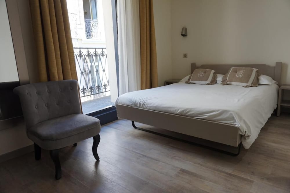 HOTEL DE LA COURONNE 11/70