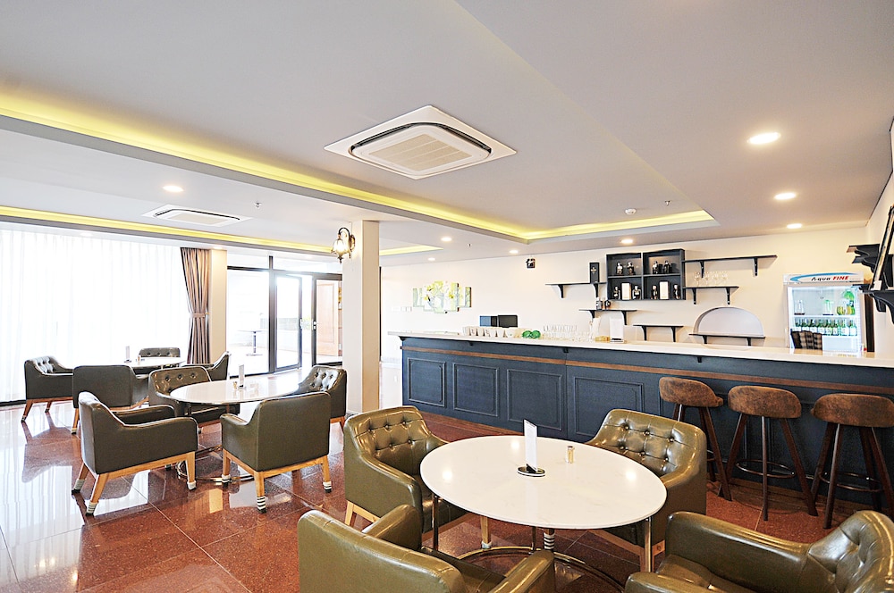 Twins Hotel 40/48