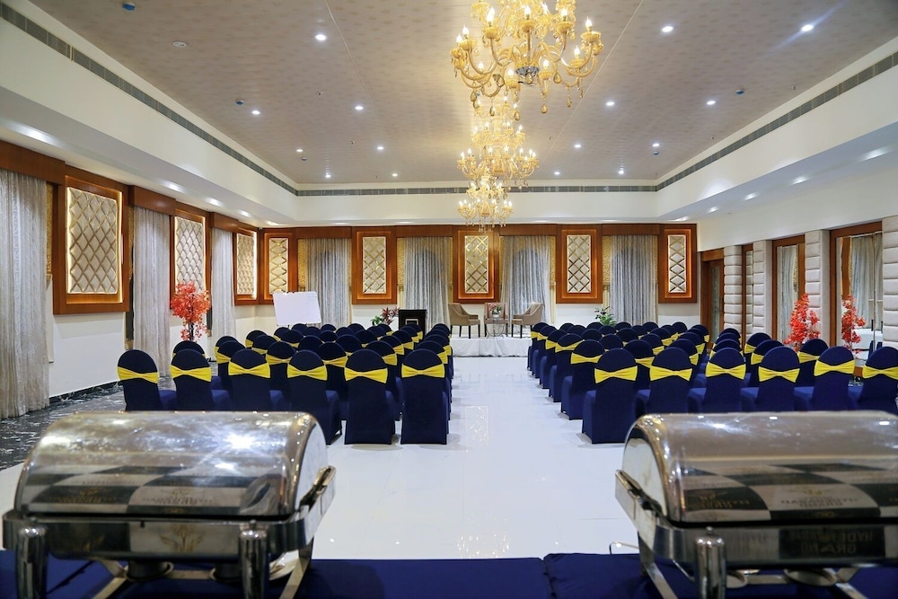 Hotel Hyderabad Grand 36/42