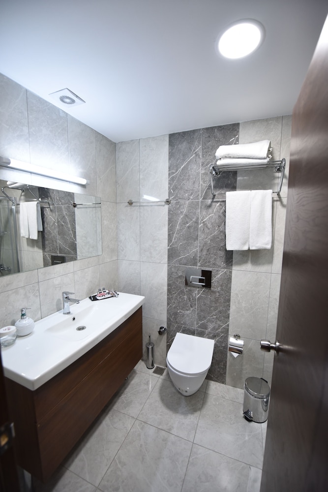 Asal Hotel 37/39