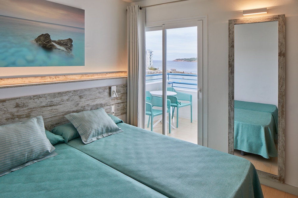 Playa Bella Beach Apartments 12/50