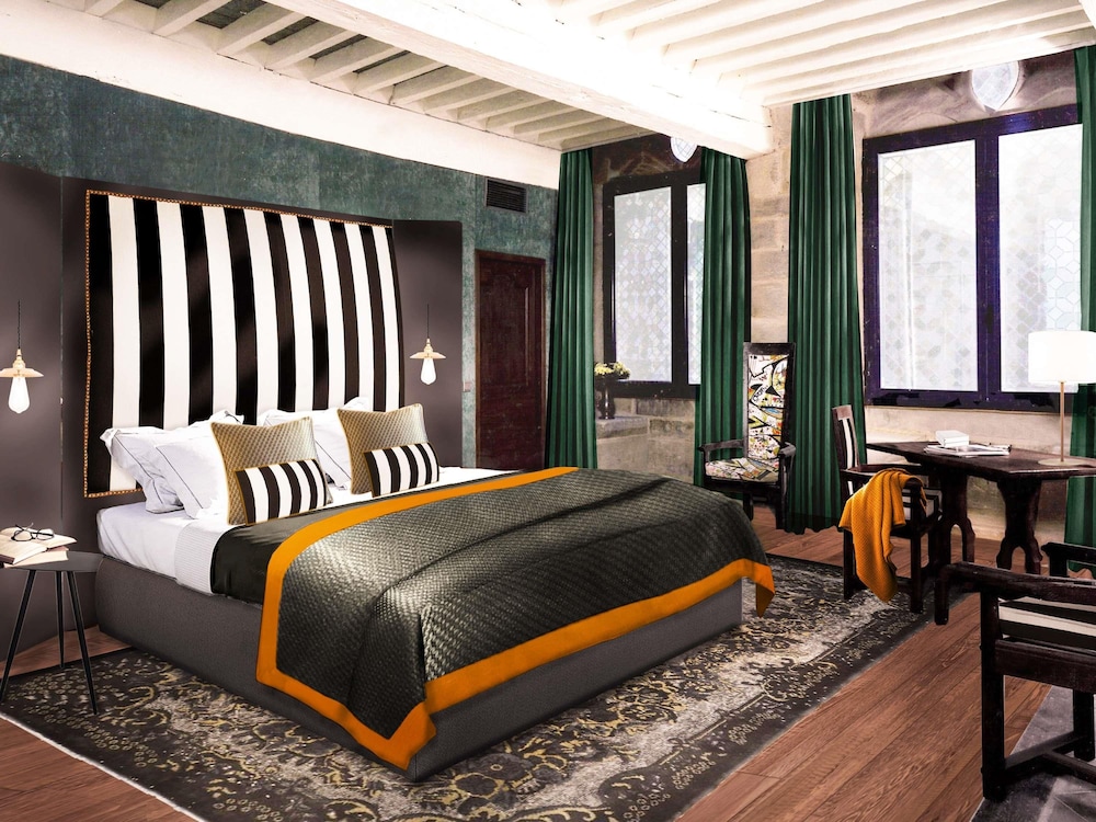 Mercure Figeac Viguier Du Roy 27/63