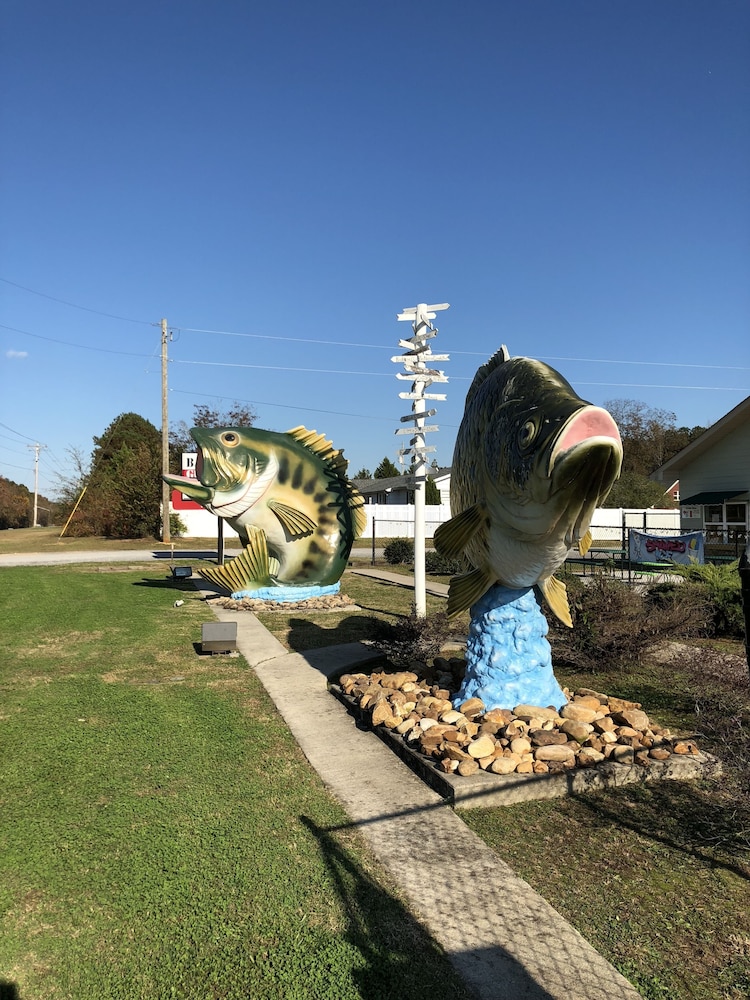 Weiss Lake Lodge 35/64