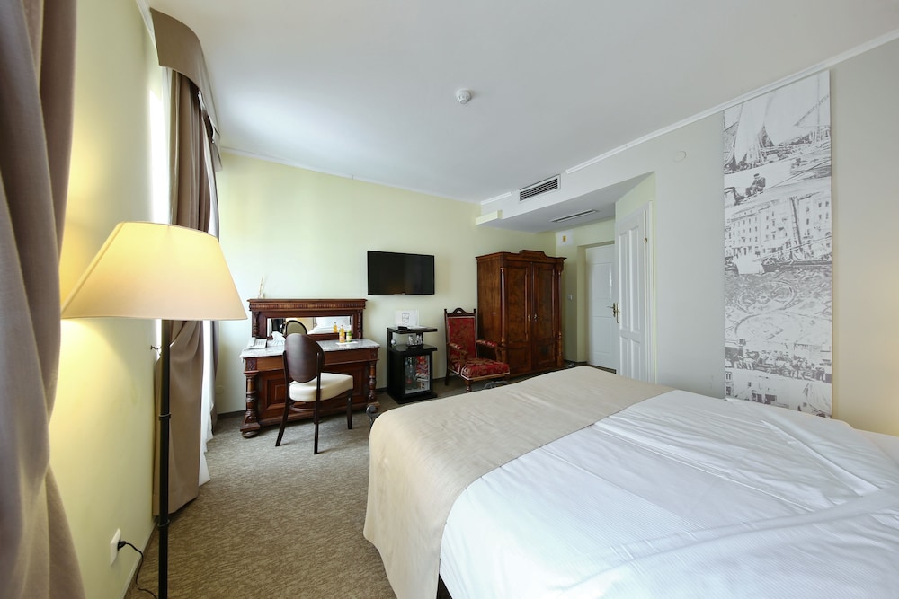 Angelo D Oro Hotel 35/68