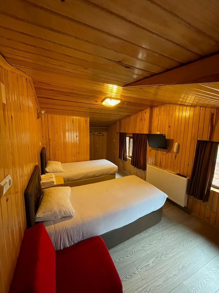 Ozkan Hotel 12/50