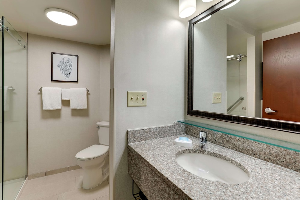 Drury Inn & Suites Marion 48/50