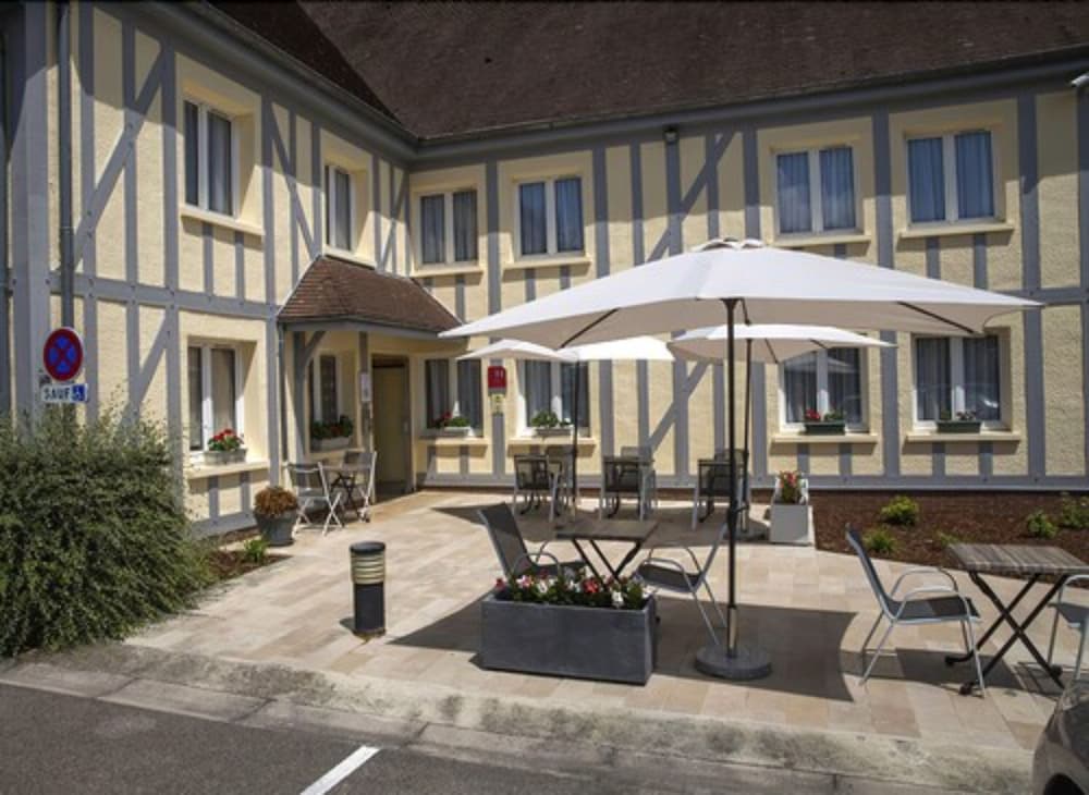 HOTEL LE PAN DE BOIS 28/34