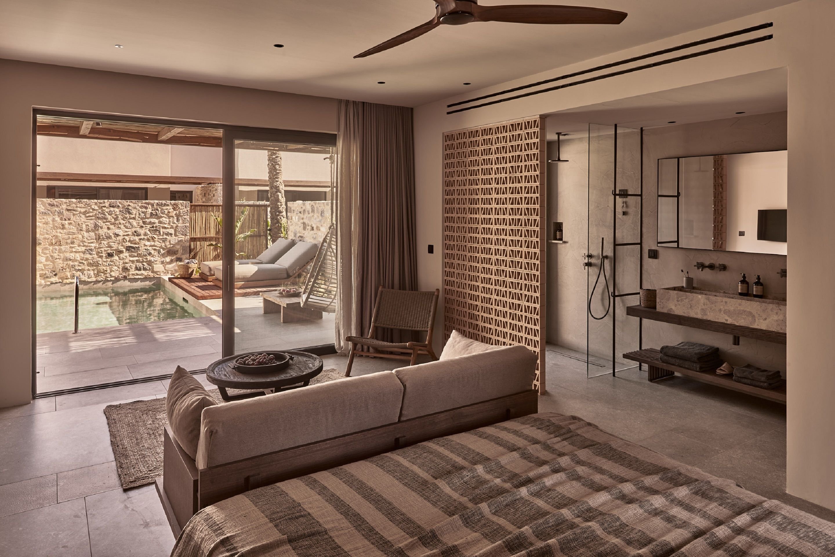 Theros All Suite Hotel 68/84