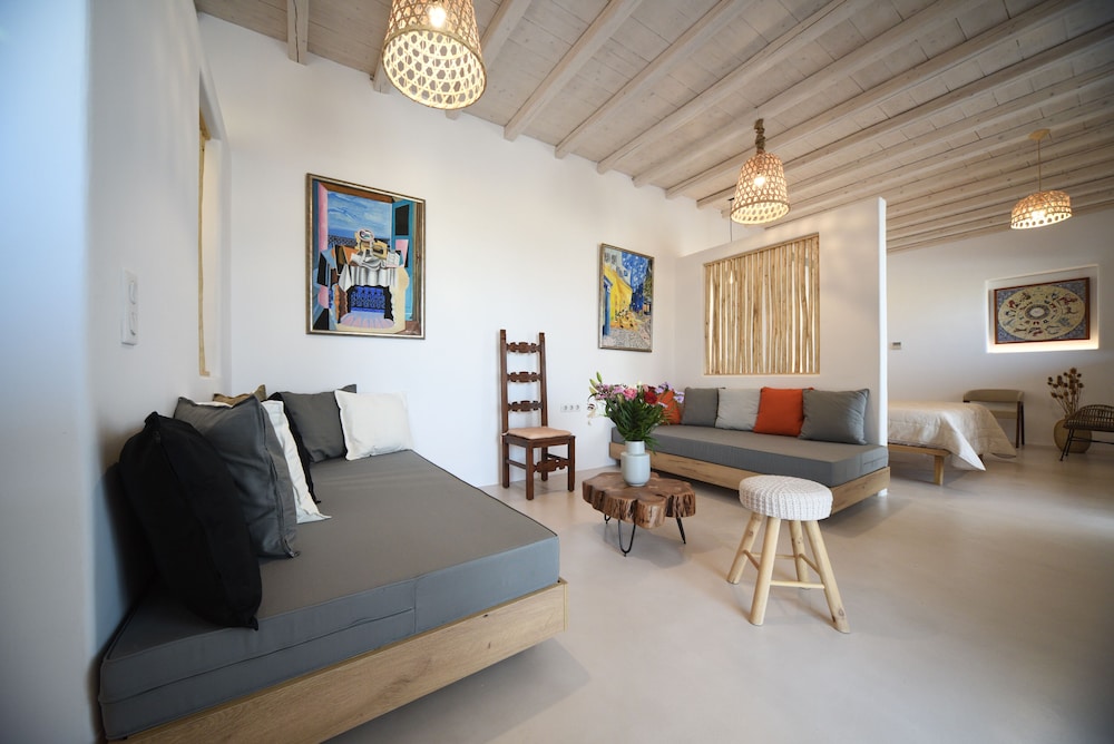 Myconian Crown Suites 35/51