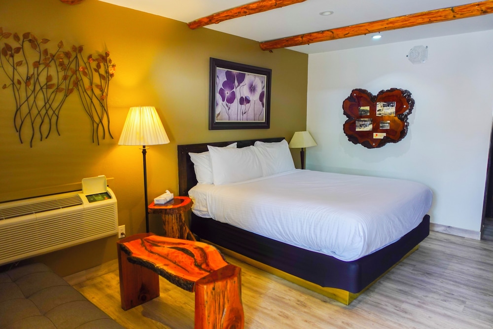 Sleepy Hollow Cabins and Hotel 21/50