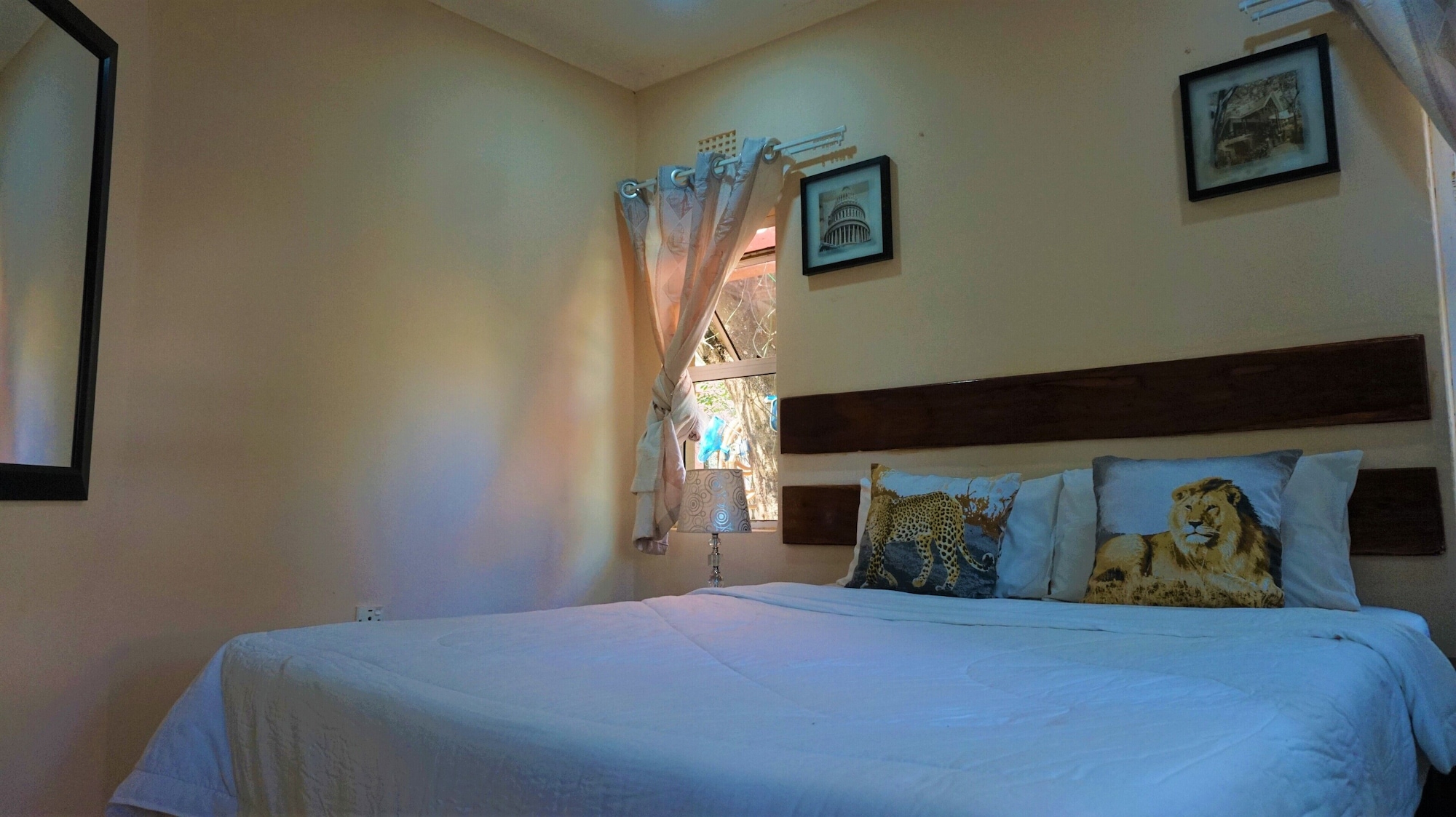 2 Bedrooms, Family, House, Double and Twin Beds, Pool View