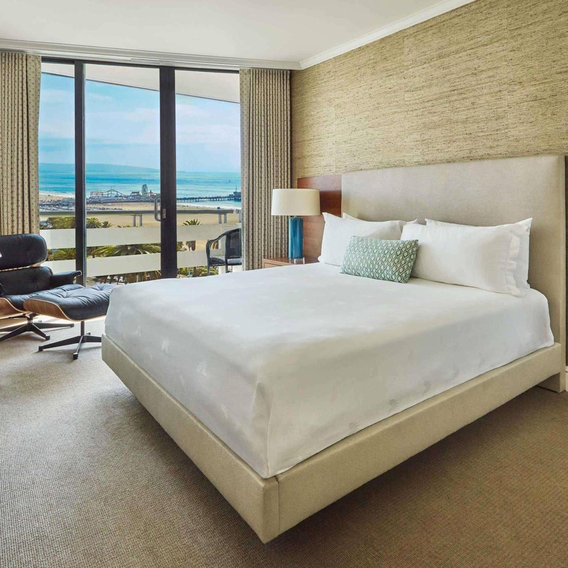 Tower, Suite, King Bed