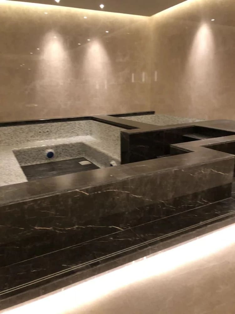 Jeurong Hotel Shanghai 30/50