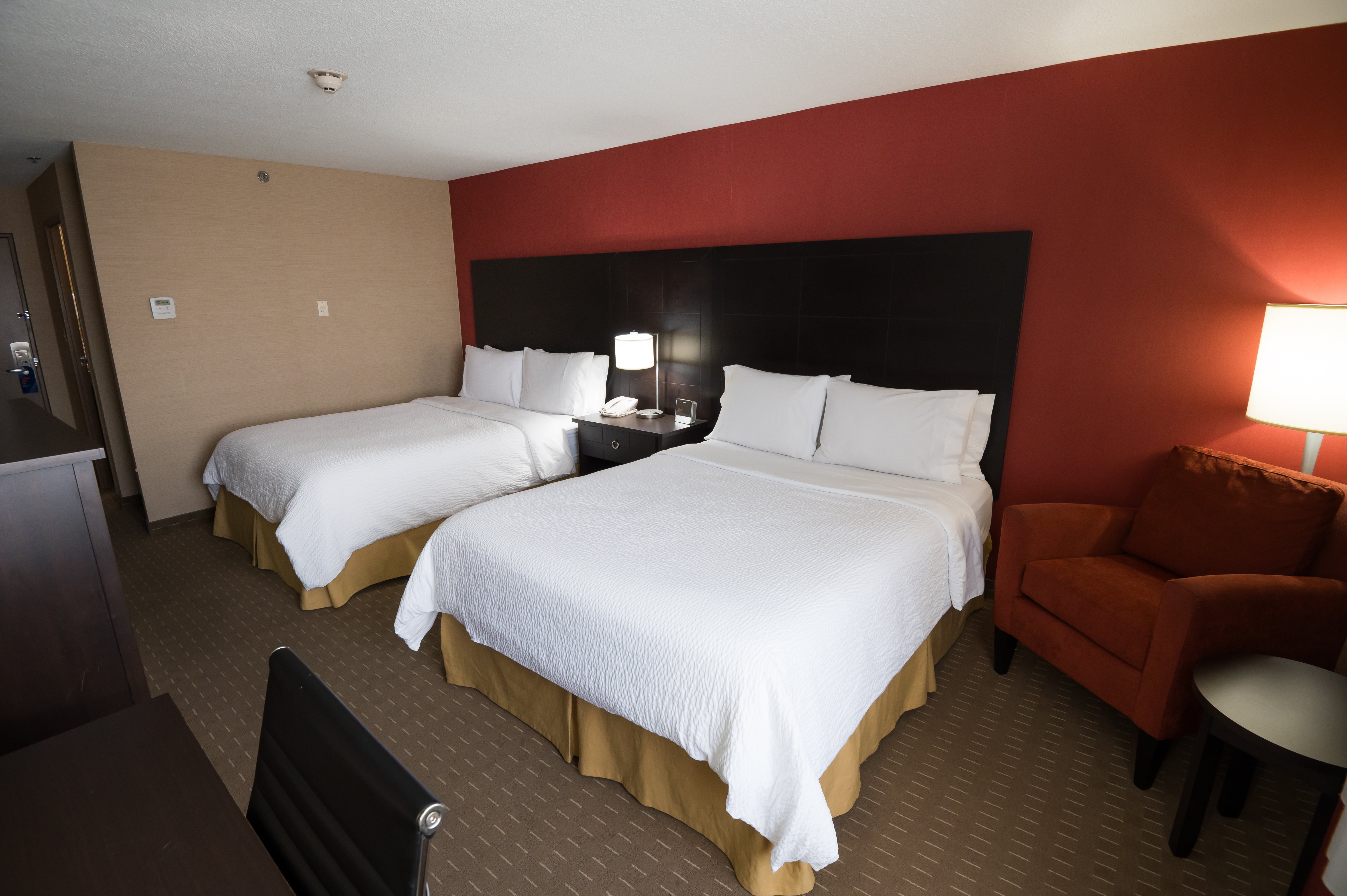Holiday Inn Express Suites Chatham South 28/75