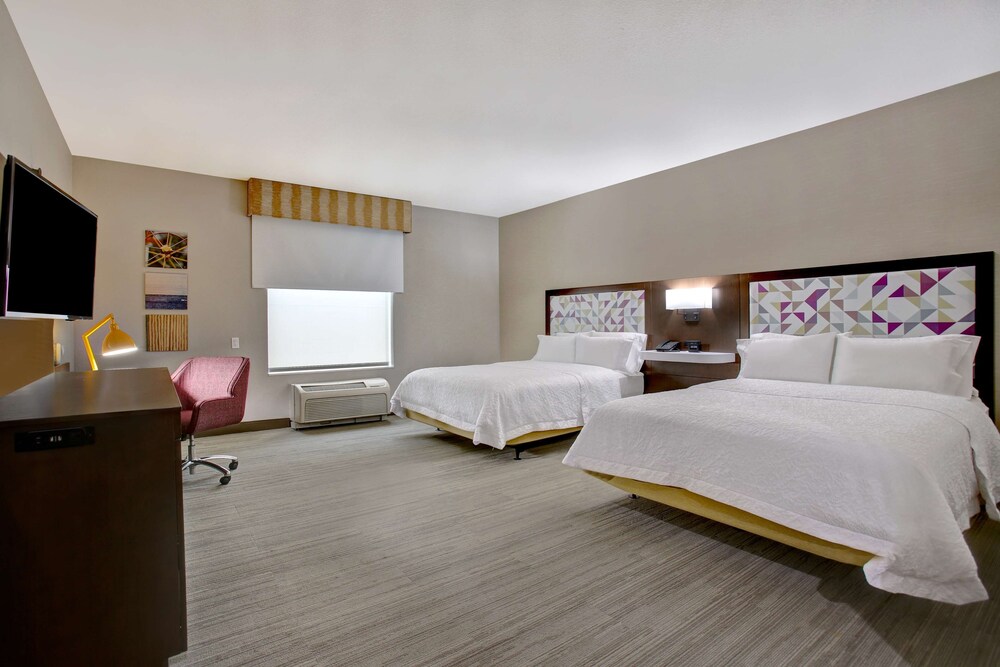 Hampton Inn and Suites Dallas-Desoto 22/57