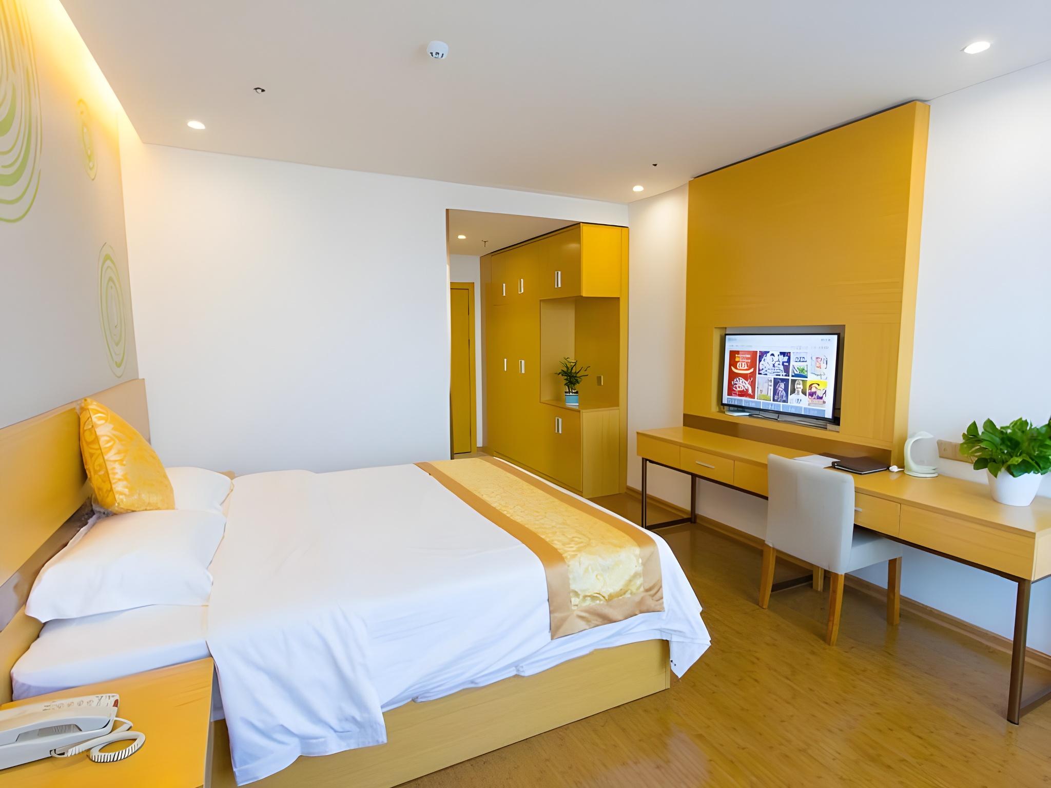 SUPERIOR, QUEEN BED