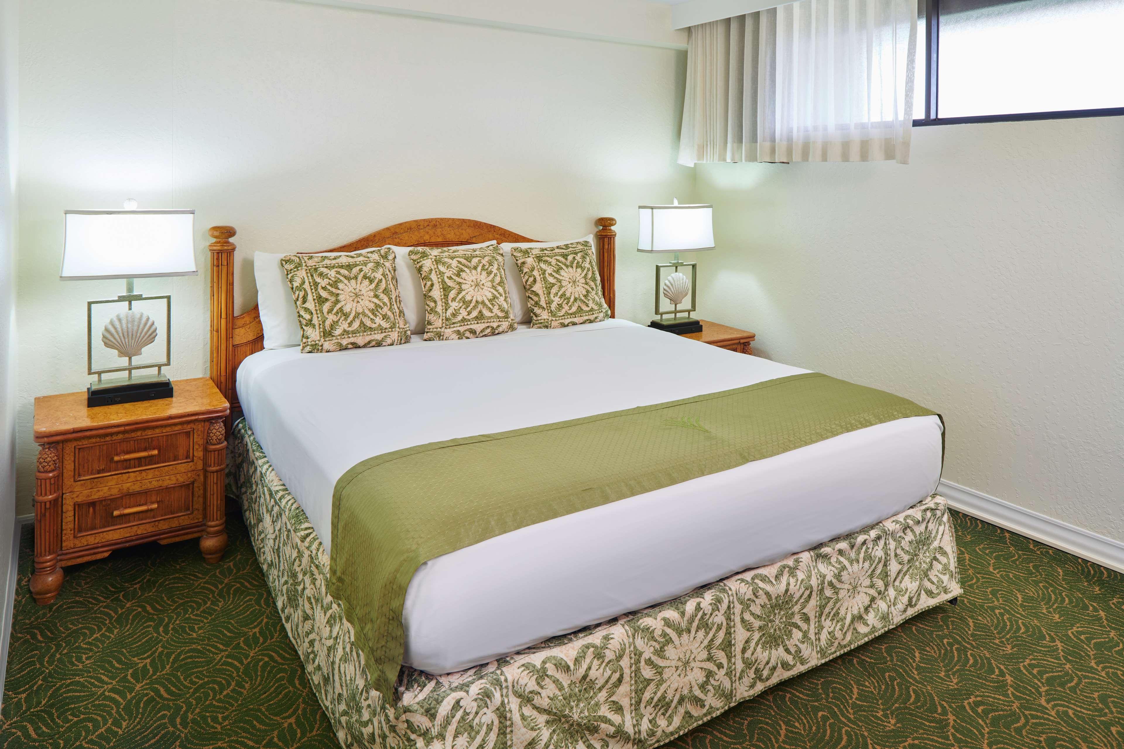 1 BEDROOM, SUITE