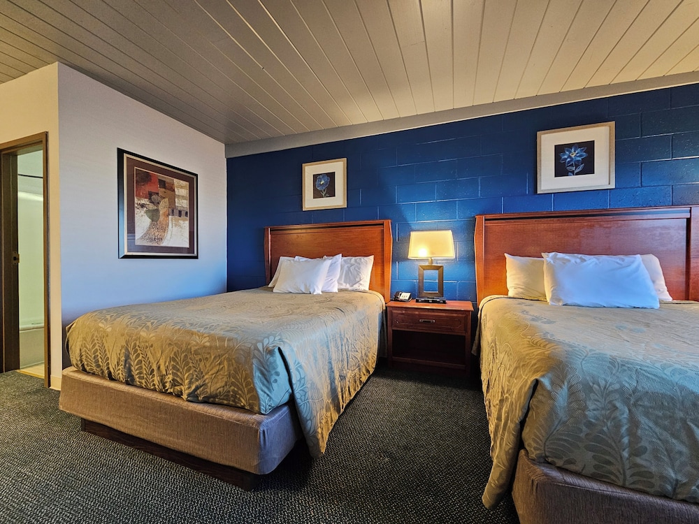 Deluxe, 2 Queen Beds
