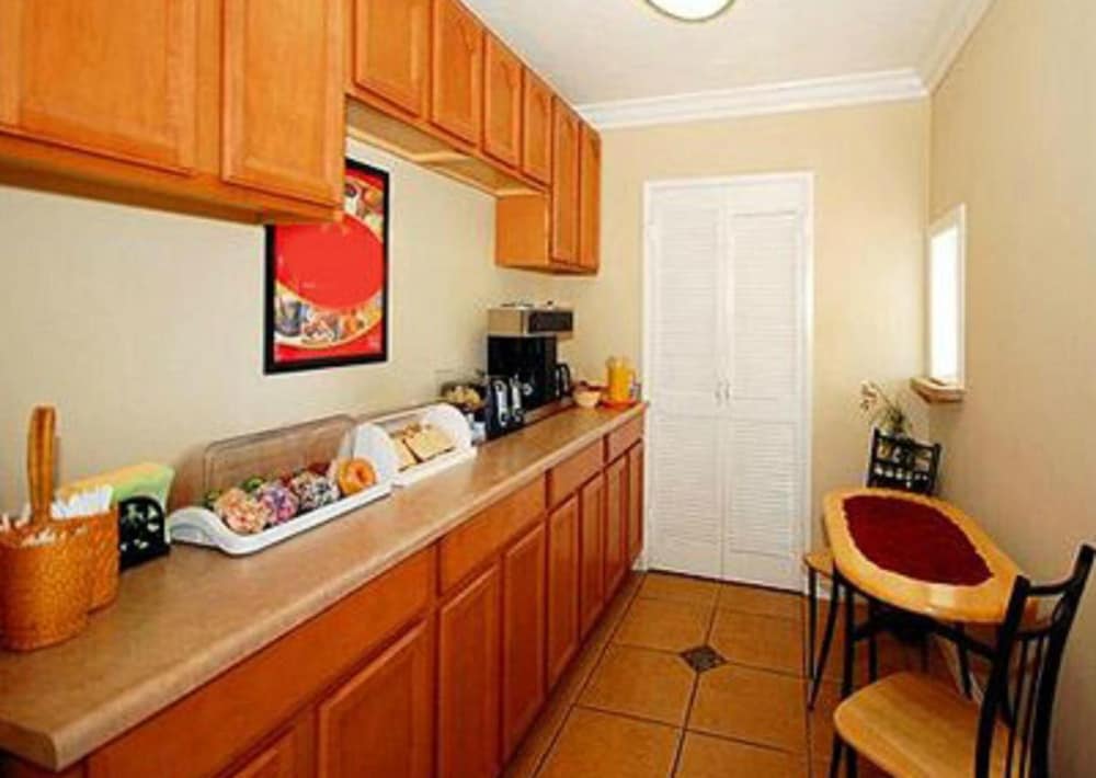 Escondido Lodge 9/56