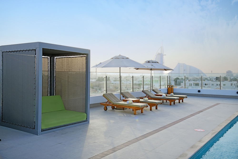 The District Hotel Jumeirah, Dubai 56/61