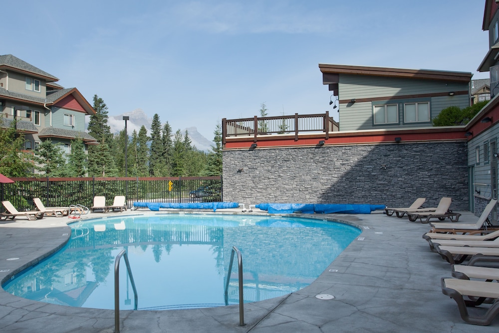 Lodges at Canmore 48/52