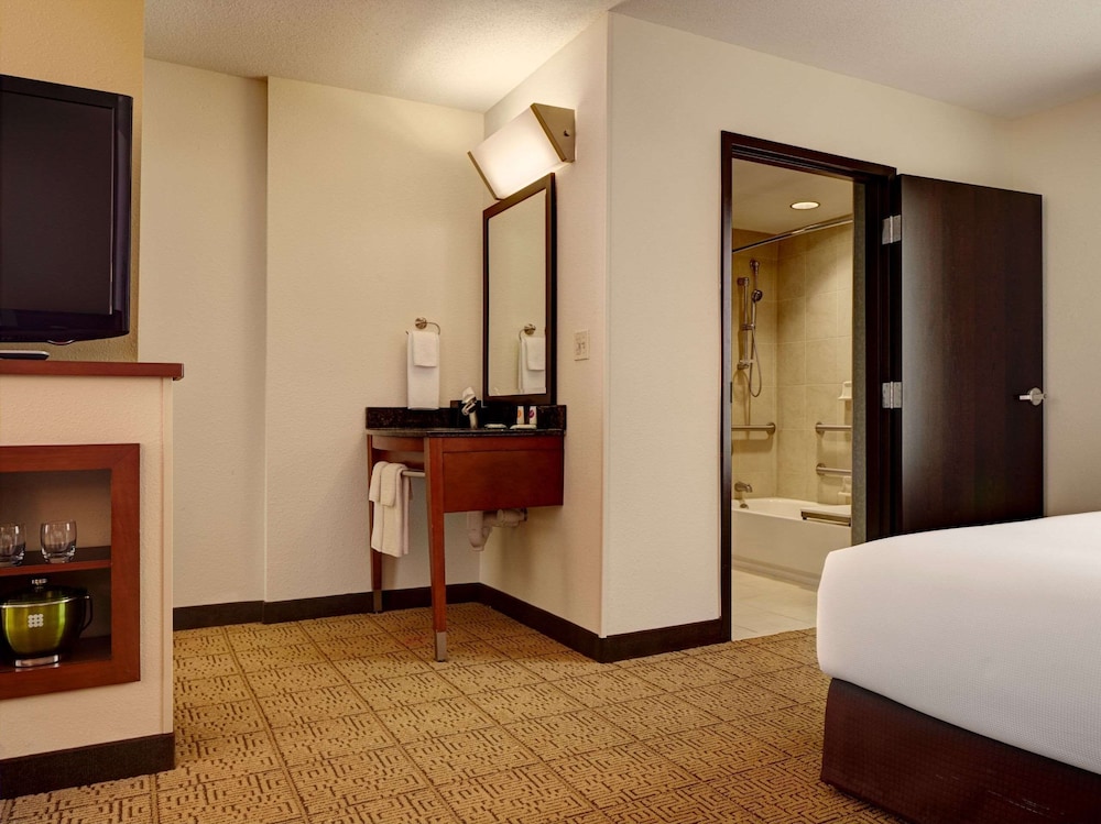 Hyatt Place Riverside Downtown 9/60