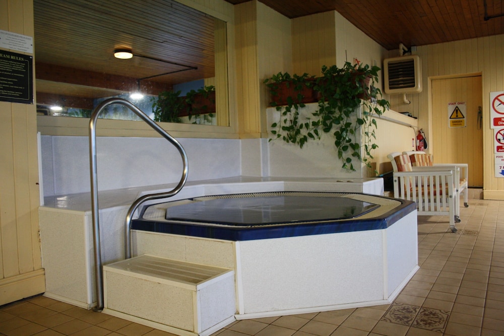The Devoncourt Resort 25/50