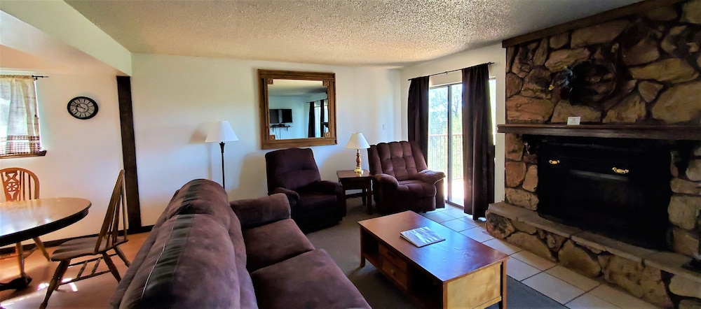 High Sierra Condominiums 35/67