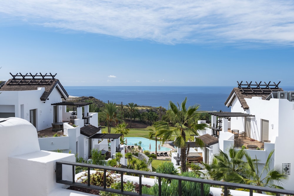 Las Terrazas de Abama Suites 1/75