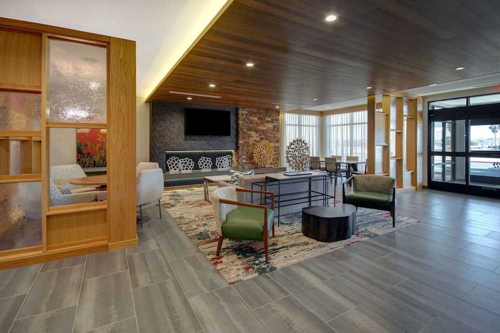 Fairfield Inn & Suites Lancaster Palmdale 22/34