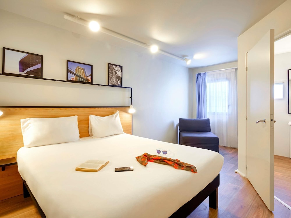 Ibis Lorient Centre Gare 25/64