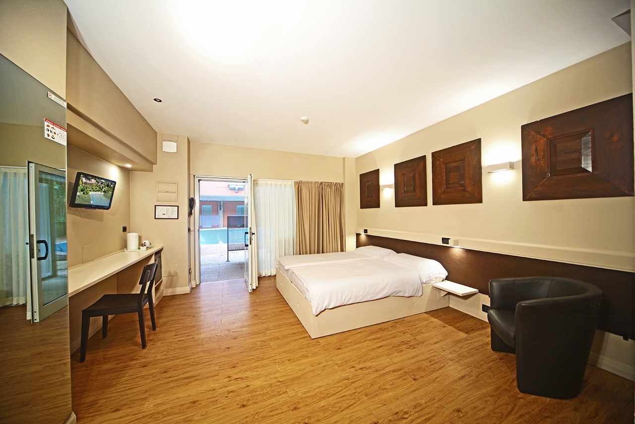 La Paul Hotel 4/35