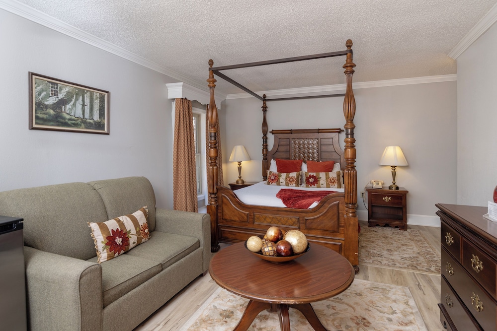 Brandywine River Hotel 17/35