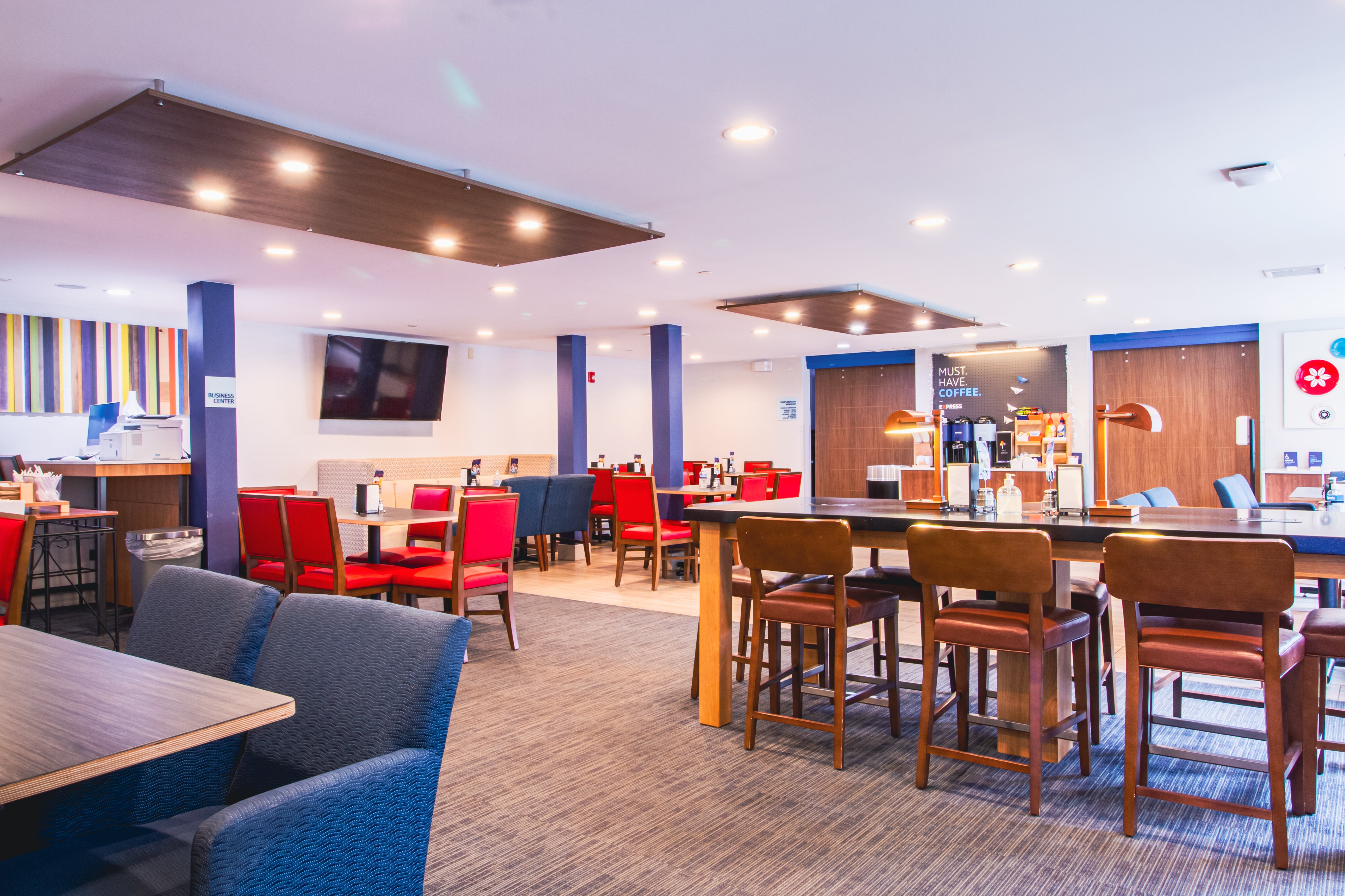 Holiday Inn Express & Suites Lincoln East - White Mountains 36/47