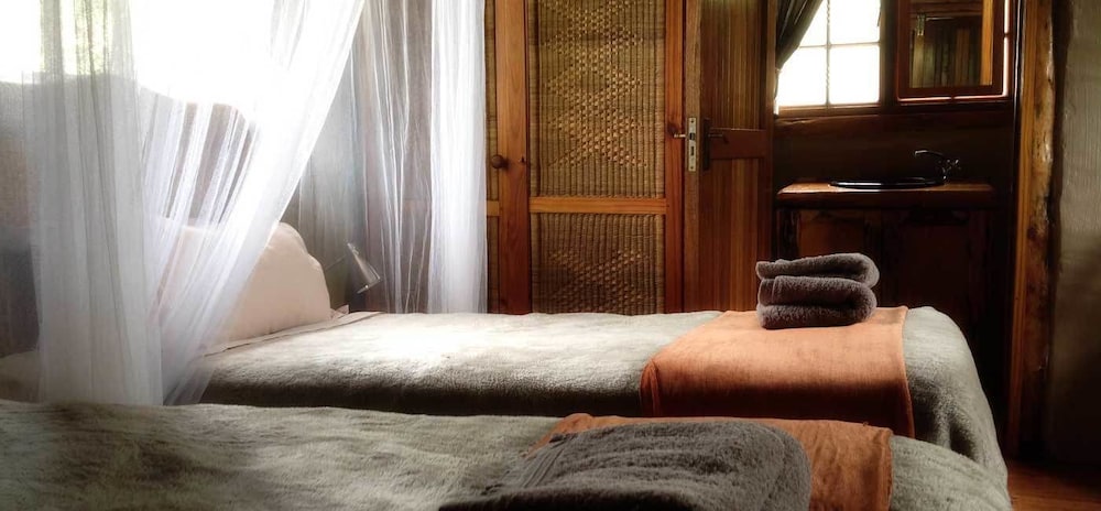 Adansonia Eco Lodge 4/22