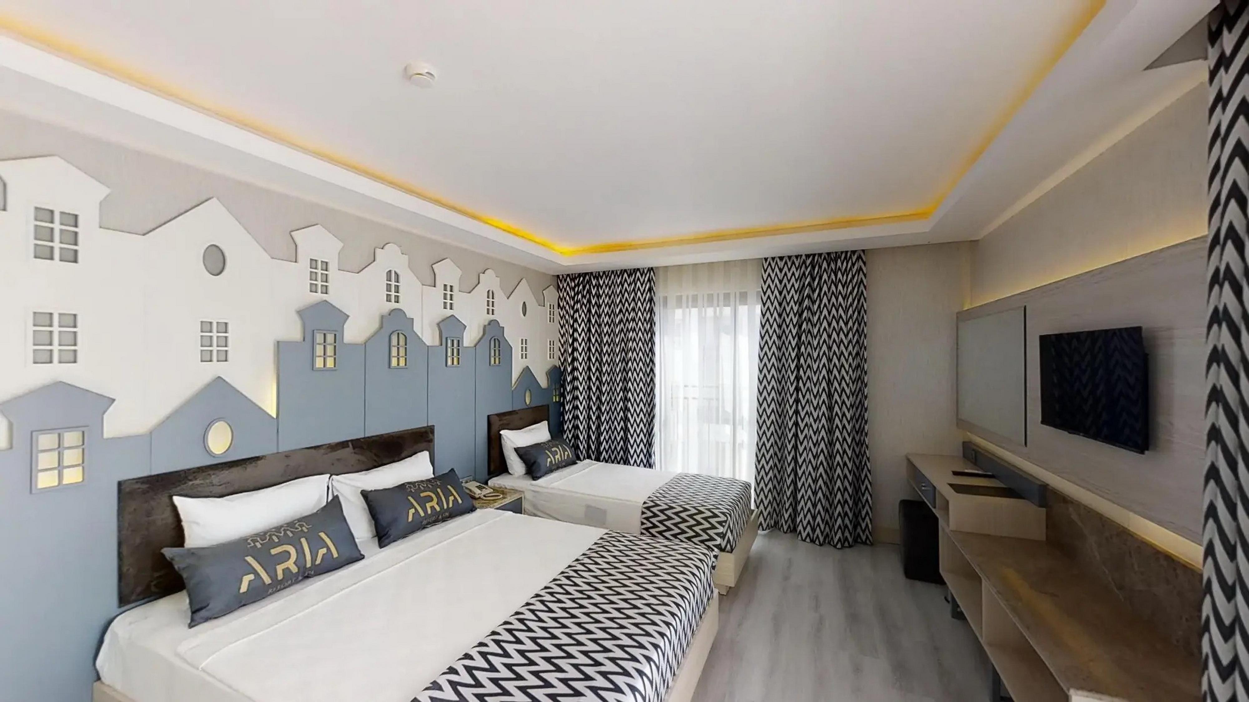 Standard, Double Bed, Side Sea View