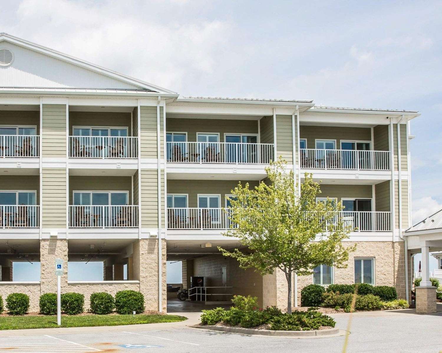 Island Inn and Suites, Ascend Hotel Collection 2/35