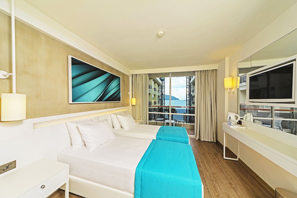 Poseidon Hotel - Adults Only 7/24