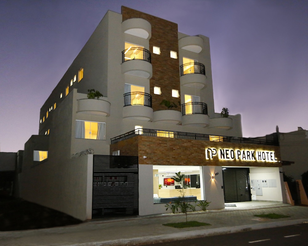 Neo Park Hotel 1/27