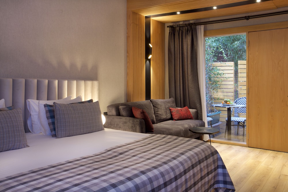 GARDEN, DELUXE, DOUBLE BED