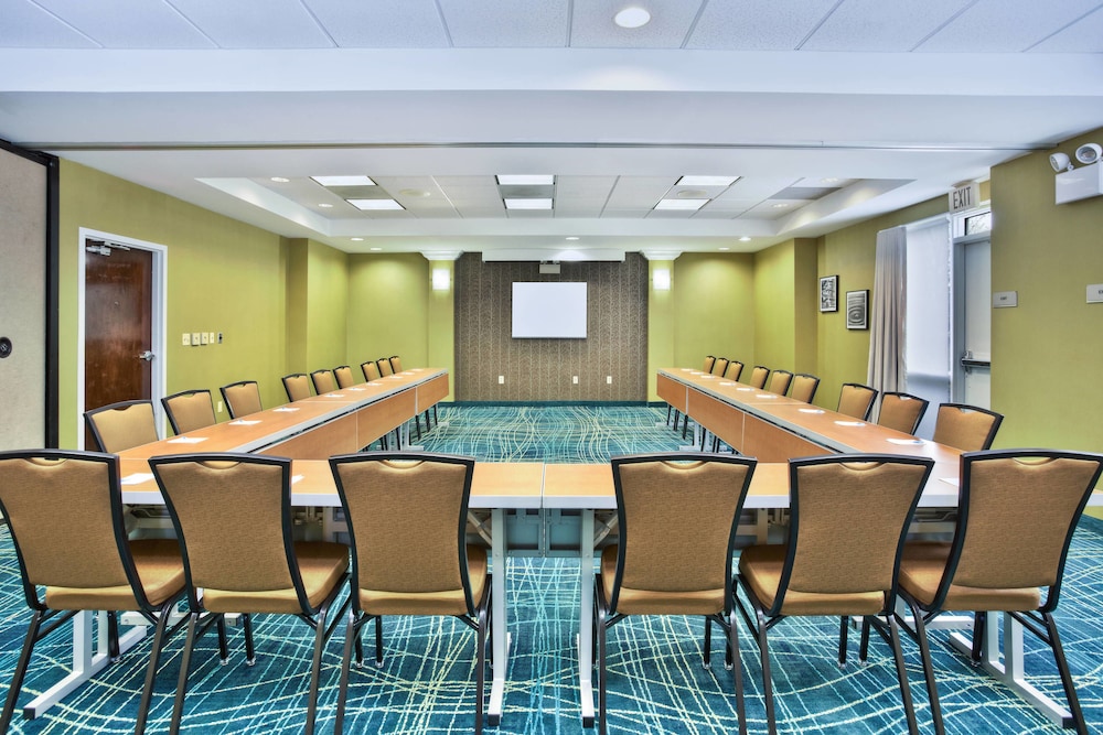 SPRINGHILL SUITES BY MARRIOTT CHICAGO ELMHURST/OAKBROOK AREA 34/36