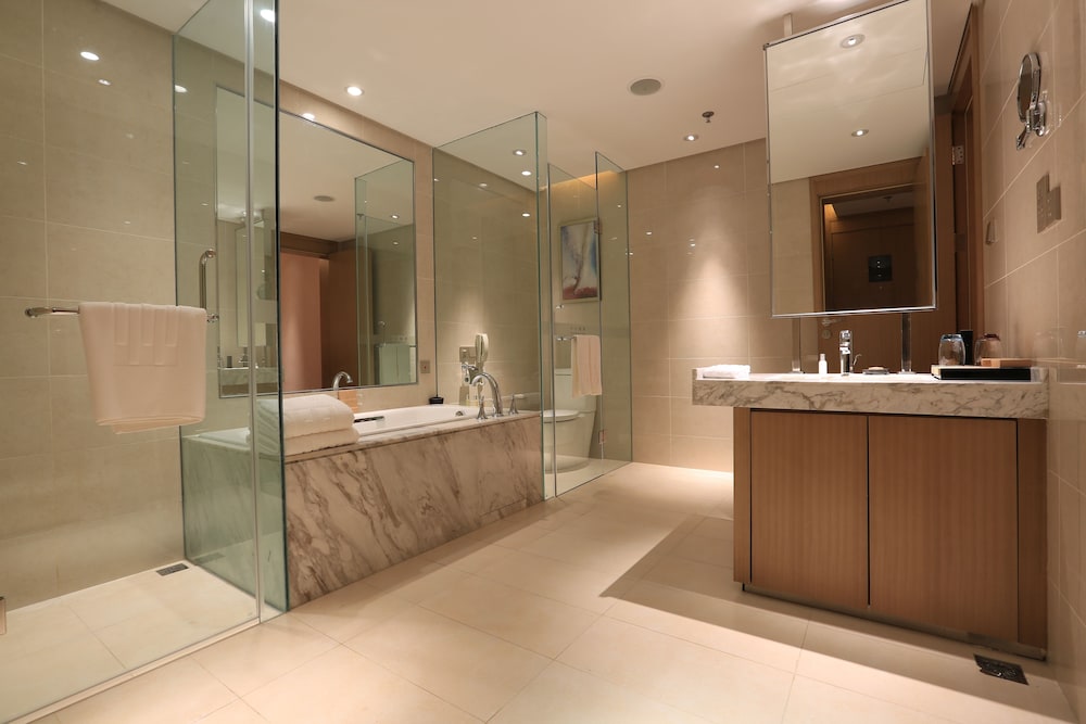 NARADA GRAND HOTEL 3/40