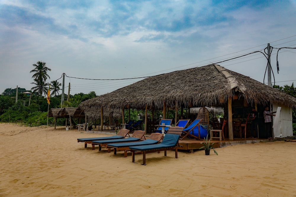 Harmony Beach Bungalows 15/24